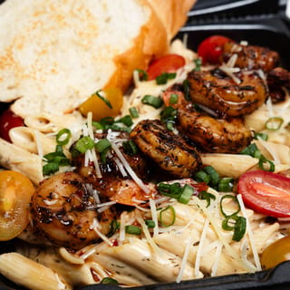 Rasta Pasta w/Garlic Toast